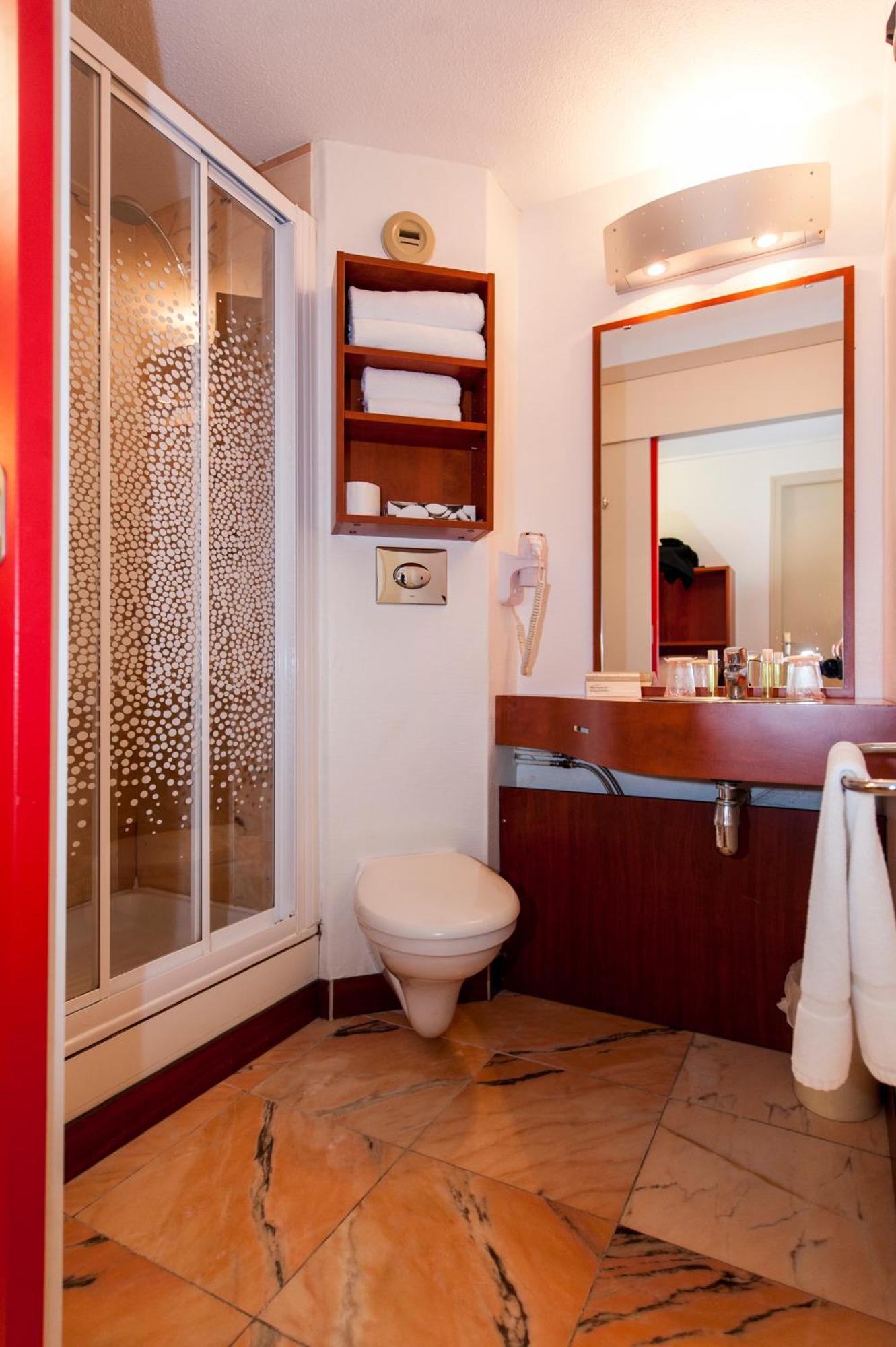 Le Passage  Brit Hotel Agen - L'Aquitaine מראה חיצוני תמונה