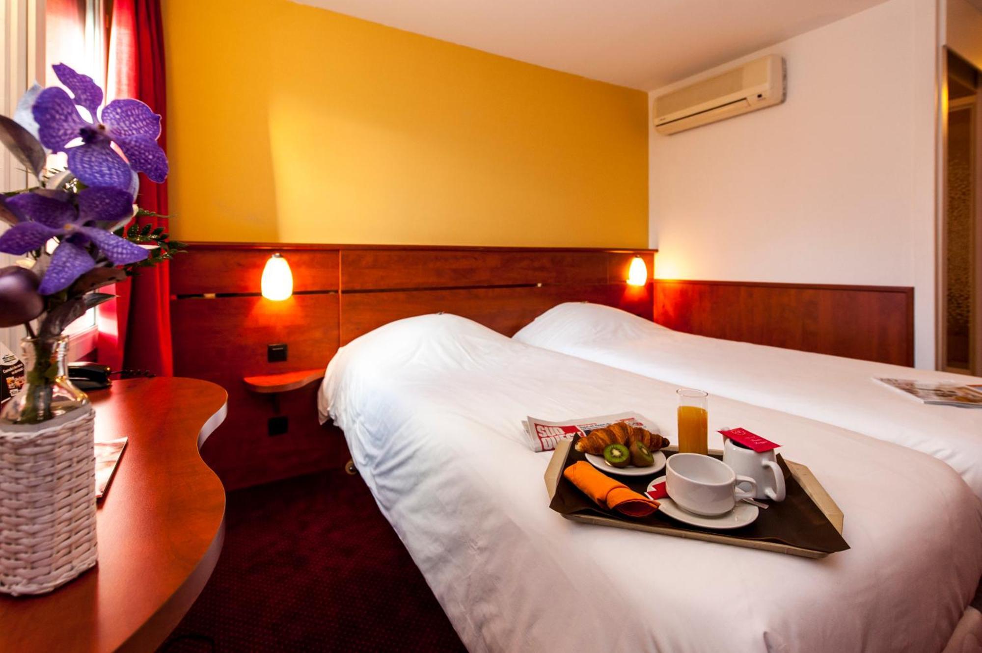 Le Passage  Brit Hotel Agen - L'Aquitaine מראה חיצוני תמונה
